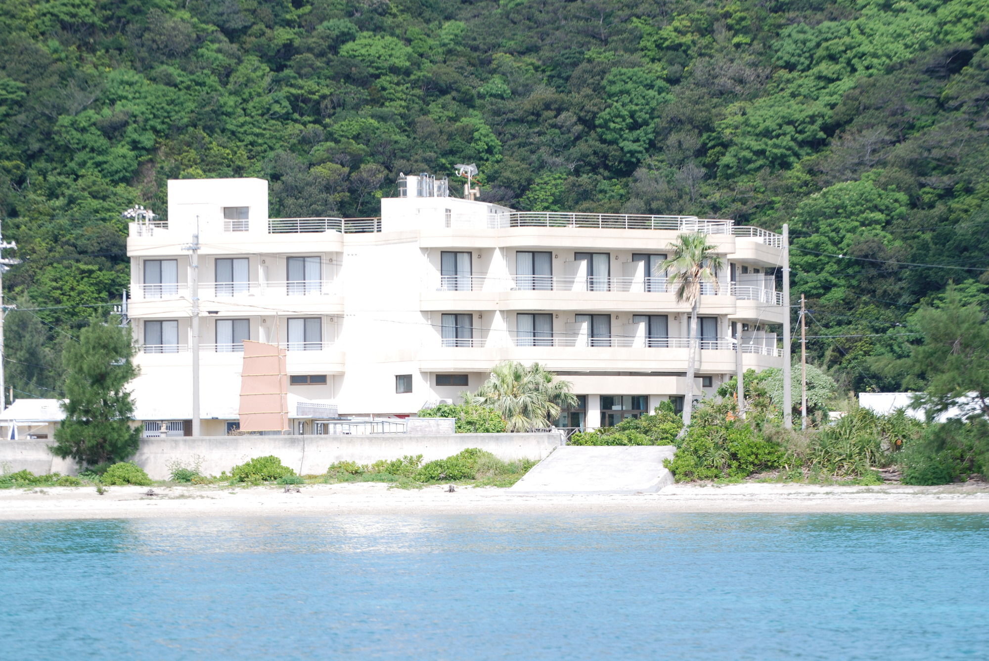 זמאמי Kerama Beach Hotel מראה חיצוני תמונה